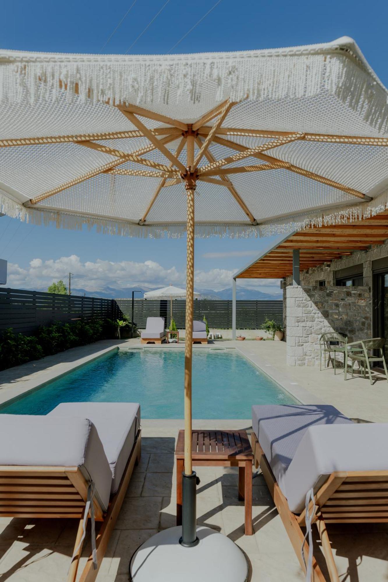 Niama Luxury Apartments นาฟปลิโอ ภายนอก รูปภาพ