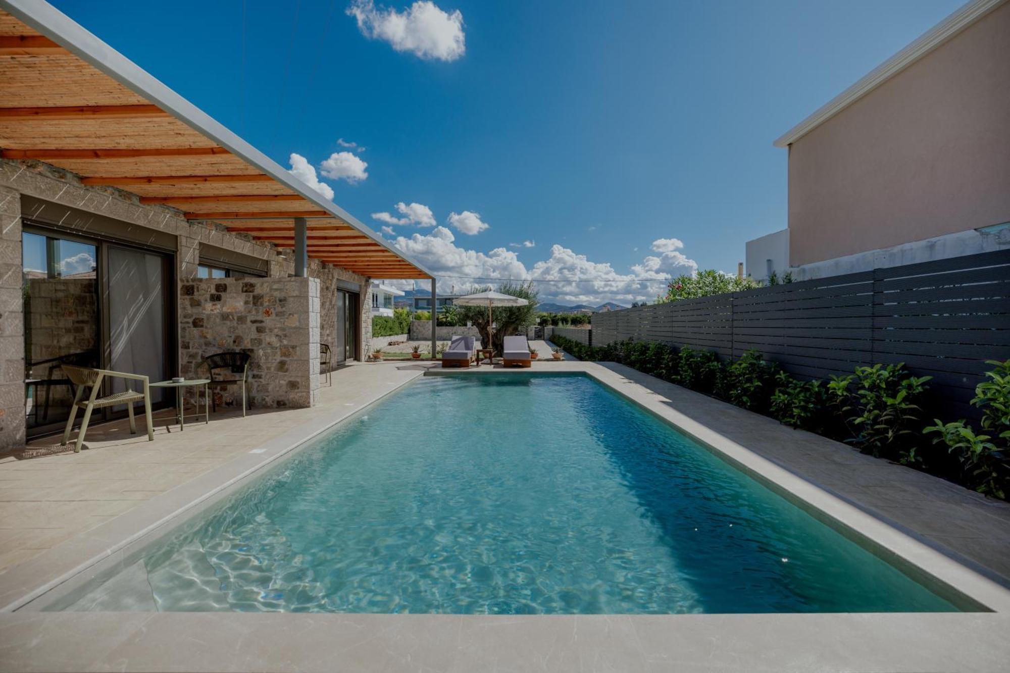 Niama Luxury Apartments นาฟปลิโอ ภายนอก รูปภาพ