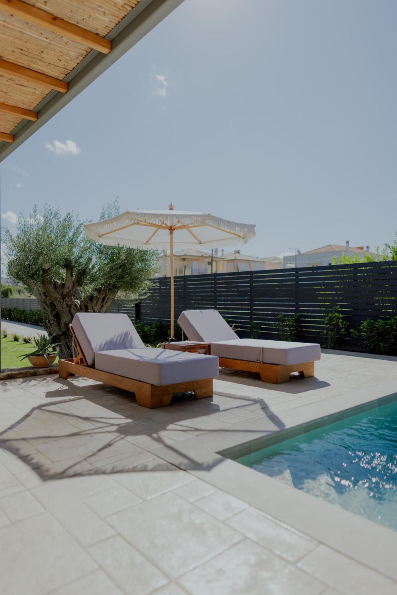 Niama Luxury Apartments นาฟปลิโอ ภายนอก รูปภาพ