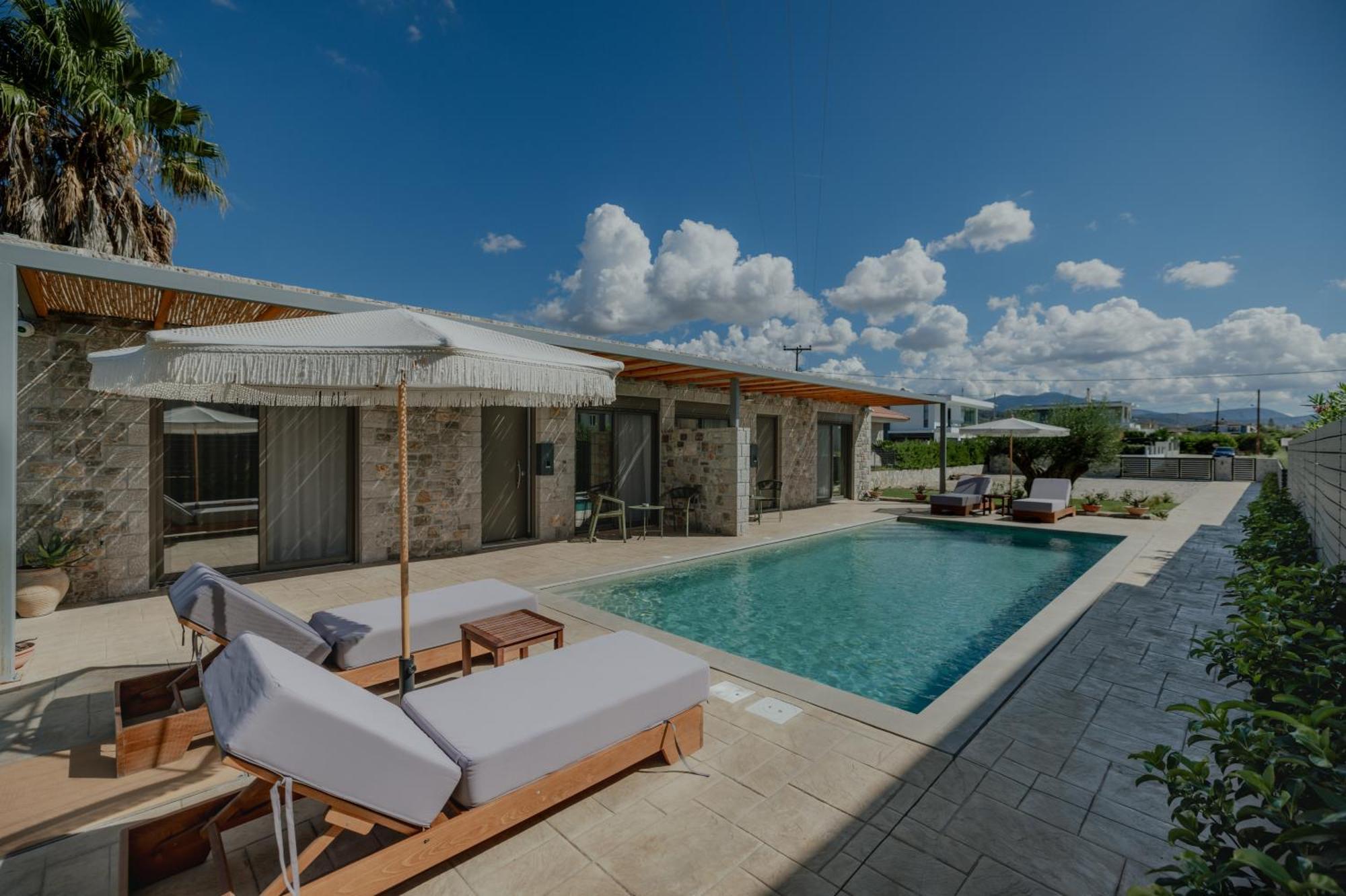 Niama Luxury Apartments นาฟปลิโอ ภายนอก รูปภาพ