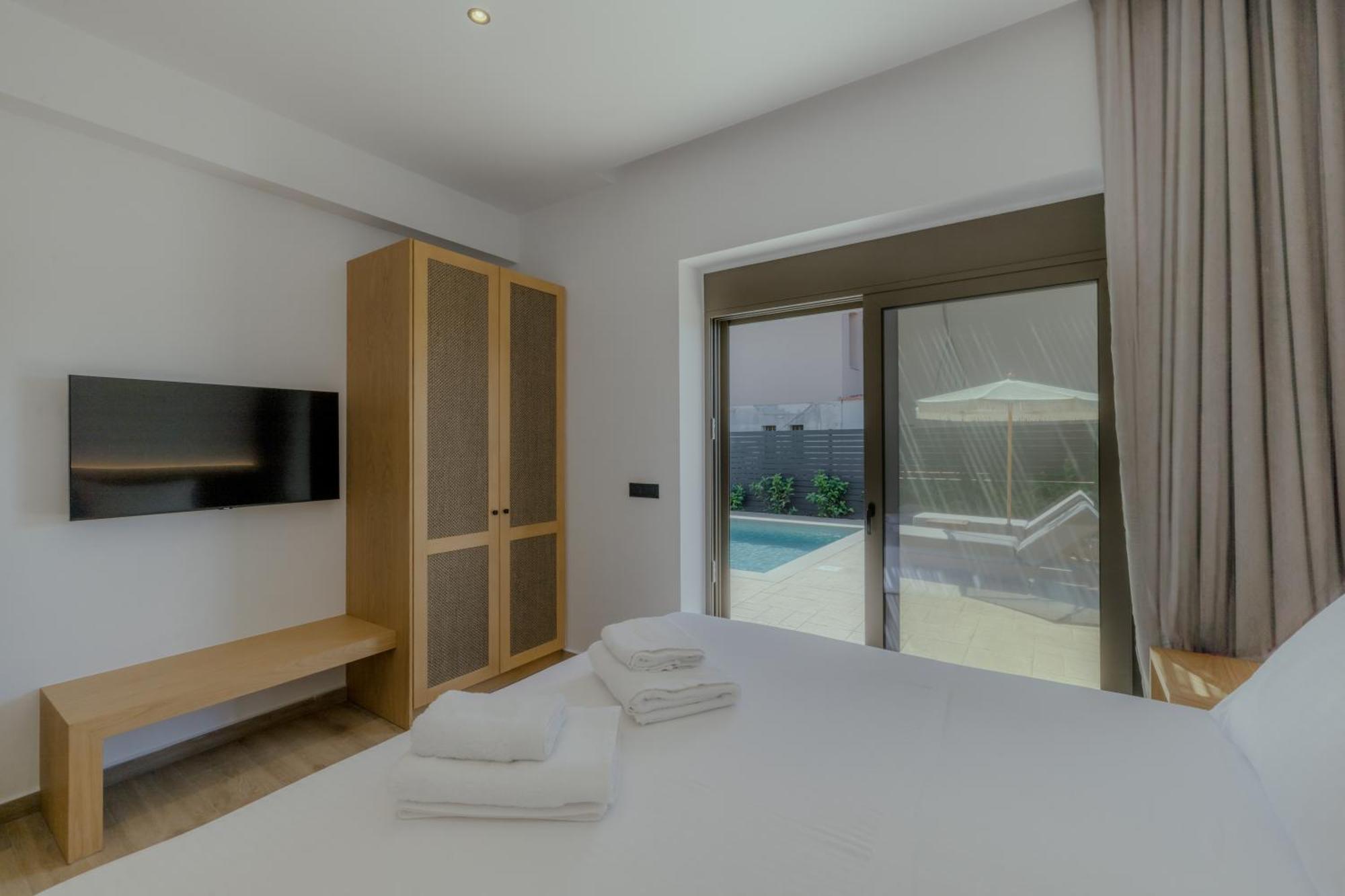 Niama Luxury Apartments นาฟปลิโอ ภายนอก รูปภาพ