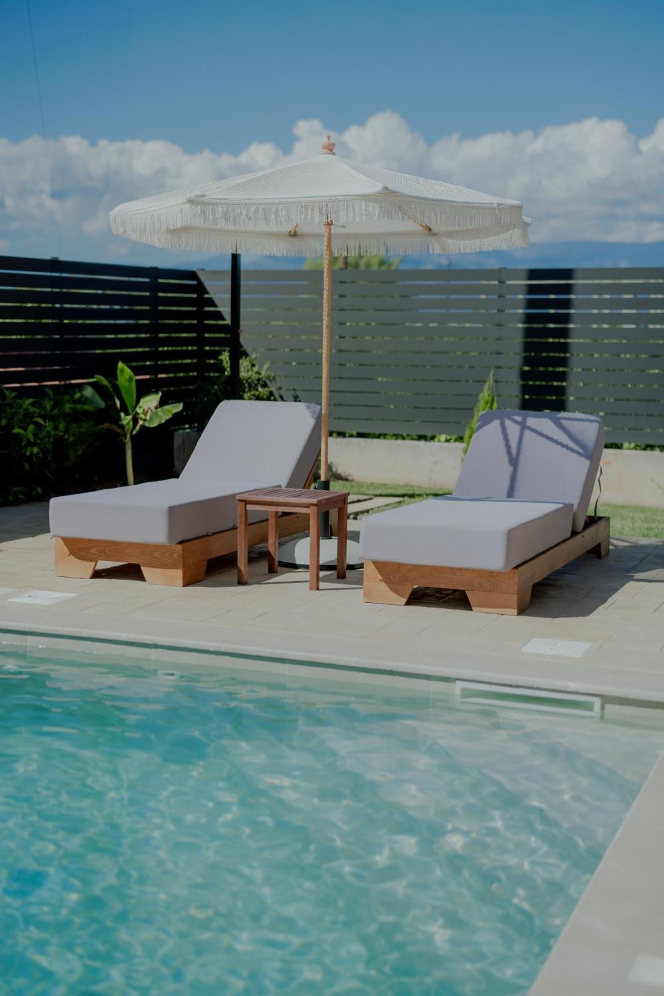 Niama Luxury Apartments นาฟปลิโอ ภายนอก รูปภาพ